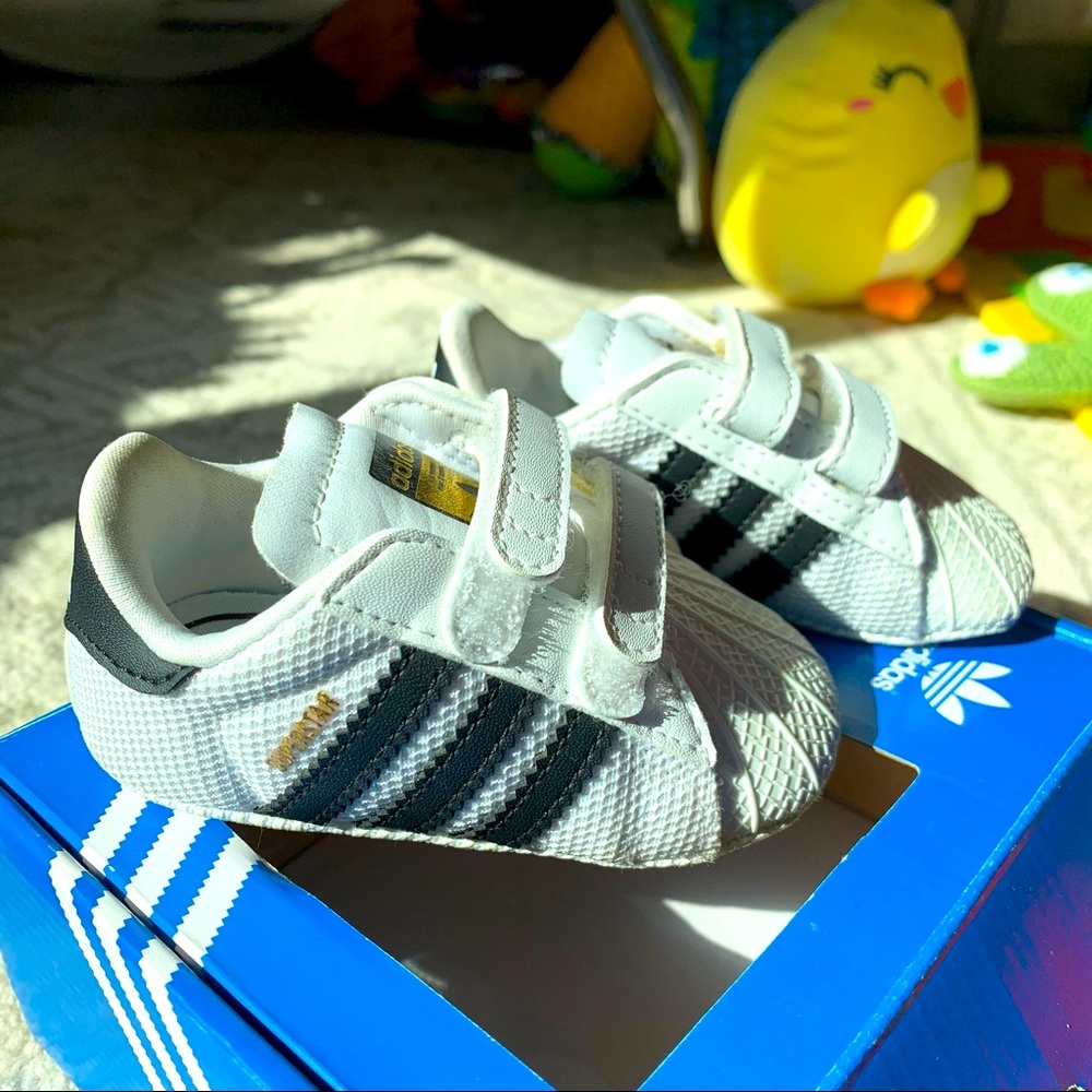 Infant Adidas Superstar Sneaker sz 2k